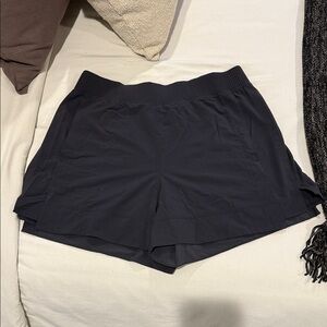 Stretch Woven Relaxed-Fit High Rise Short 4”